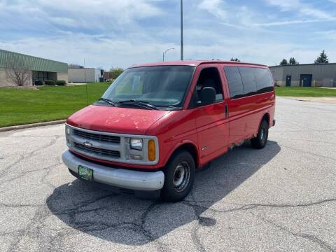 2000 Chevrolet Express for sale at JE Autoworks LLC in Willoughby OH