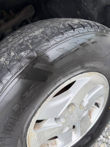 2004 Toyota Sequoia SR5