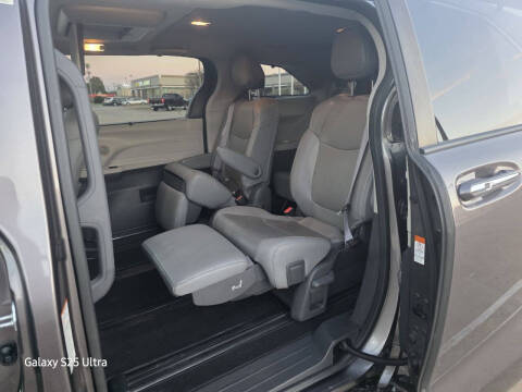 2021 Toyota Sienna Limited 7-Passenger