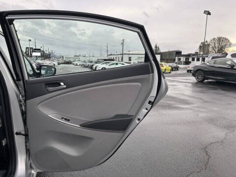 2017 Hyundai Accent SE