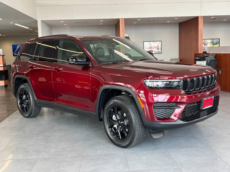 2025 Jeep Grand Cherokee Laredo