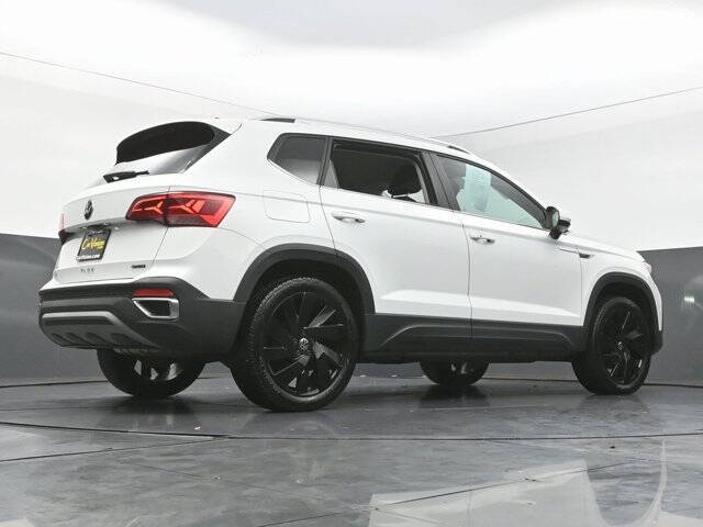 2024 Volkswagen Taos SE 4Motion
