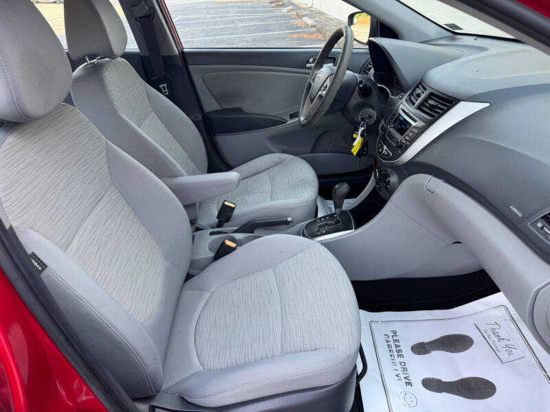 2016 Hyundai Accent SE