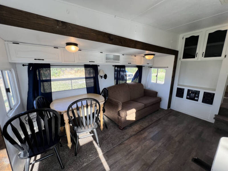 2005 Cougar  High Country 285