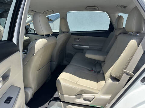2013 Toyota Prius v Five