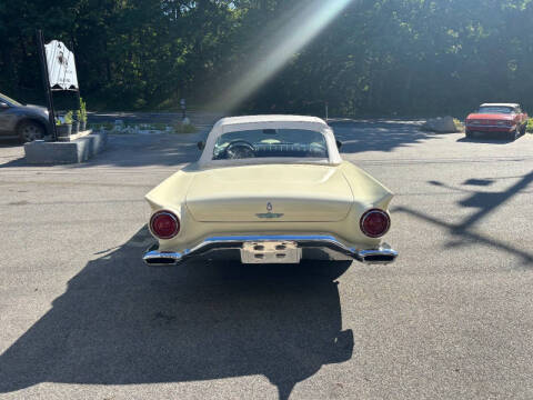 1957 Ford Thunderbird