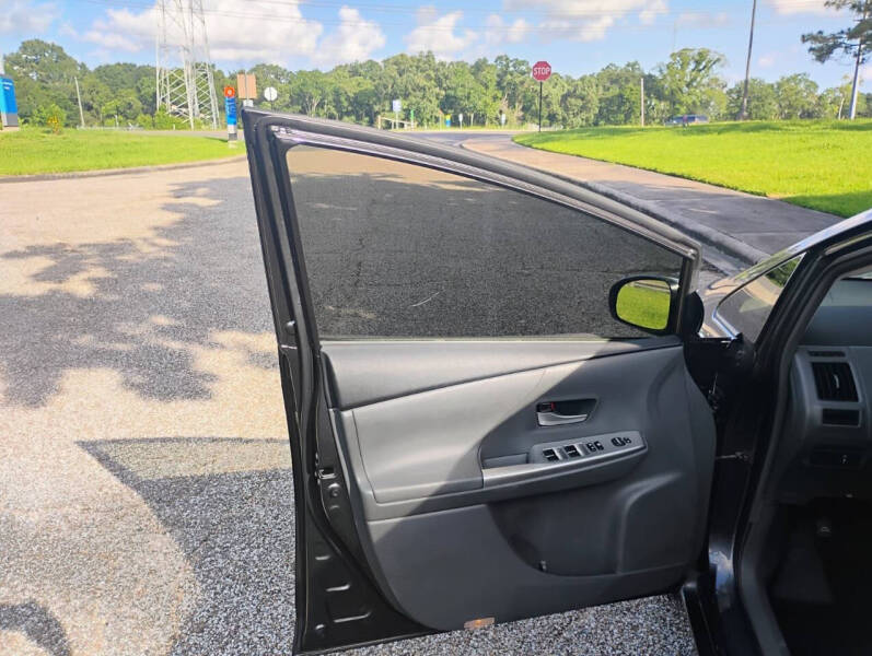 2014 Toyota Prius v Five