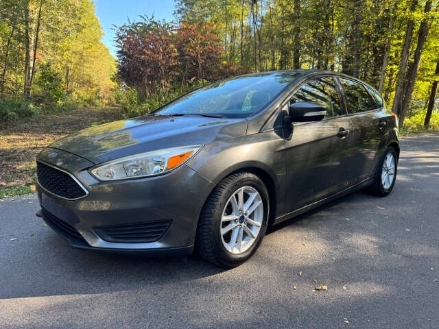 2015 Ford Focus SE's photo