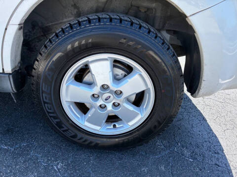 2009 Ford Escape XLS