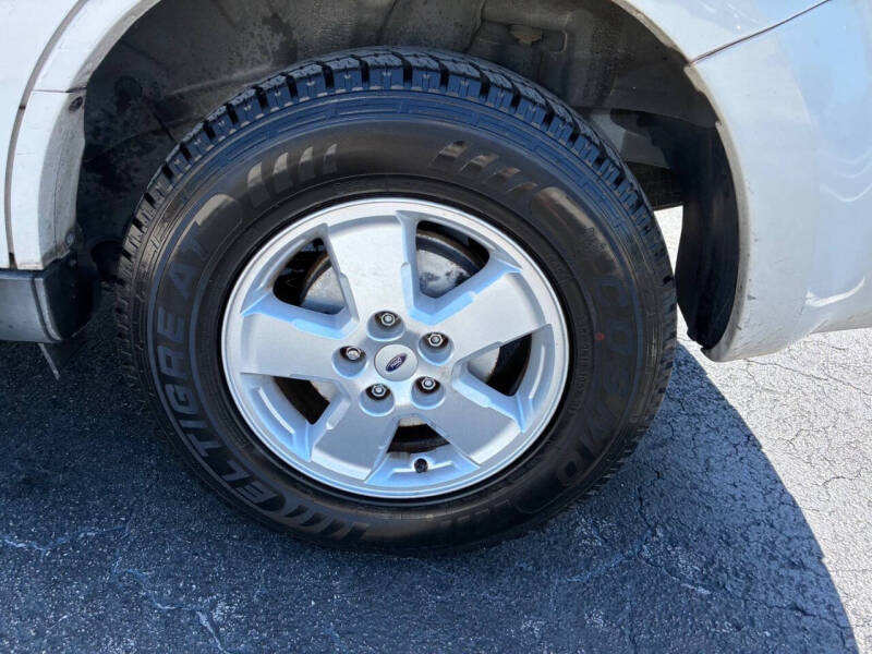 2009 Ford Escape XLS