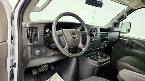2025 Chevrolet Express 2500