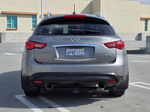 2011 Infiniti FX35