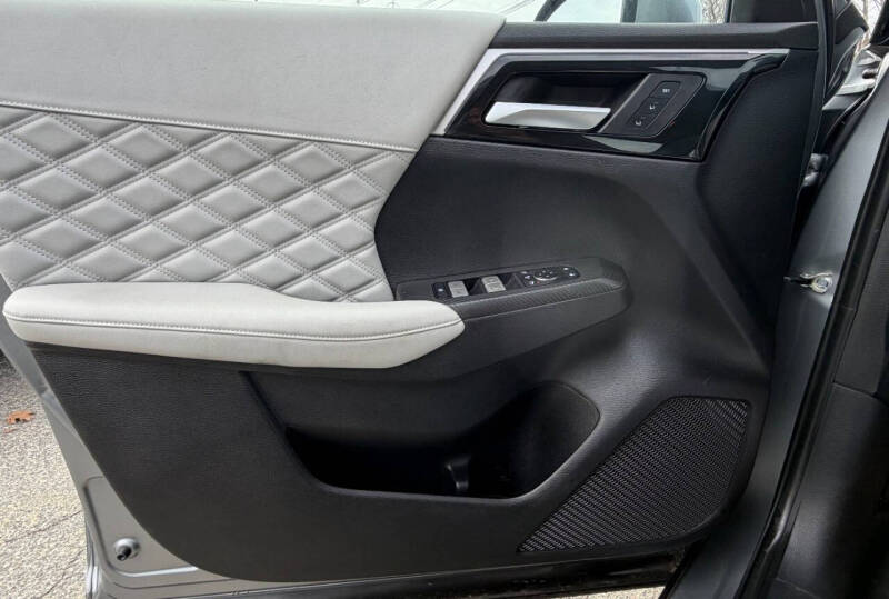 2024 Mitsubishi Outlander PHEV SEL