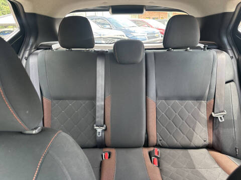 2020 Nissan Kicks SR