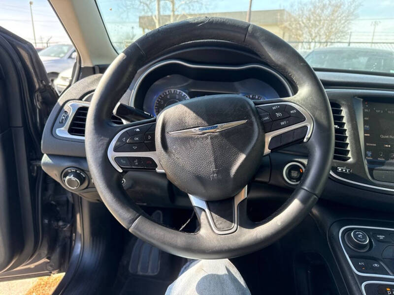 2017 Chrysler 200 Limited