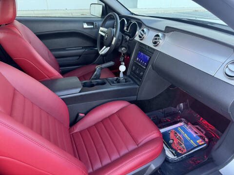 2005 Ford Mustang GT Premium