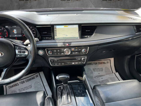 2017 Kia Cadenza Technology