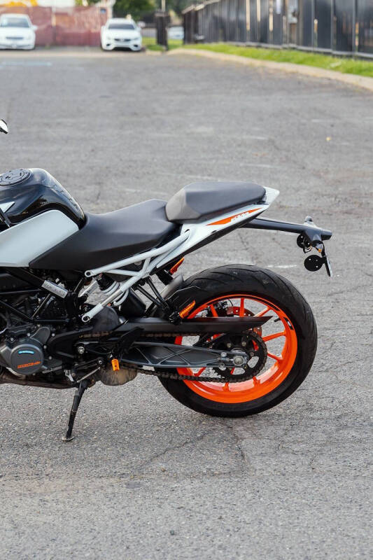 2021 KTM 200 Duke