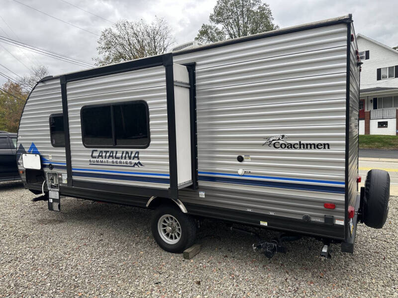2022 Coachmen RV Summit 184FQS