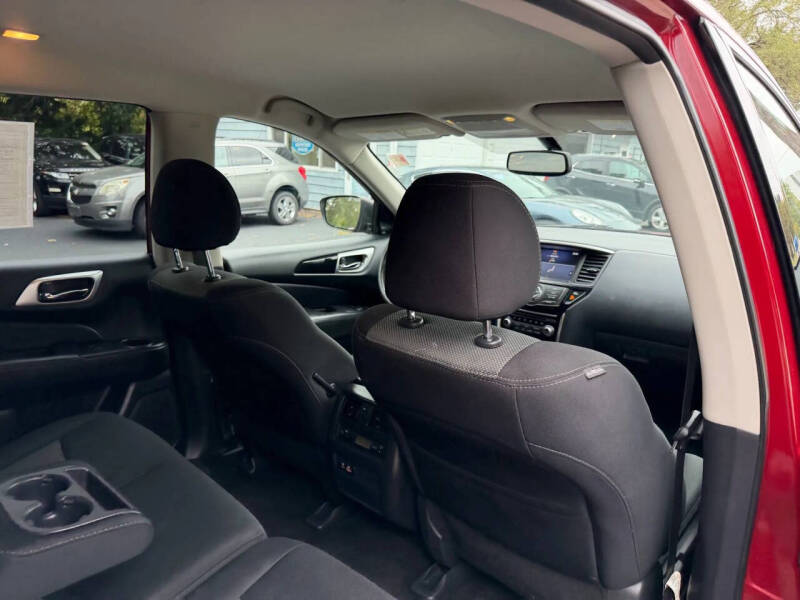 2020 Nissan Pathfinder SV