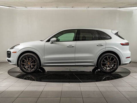 2023 Porsche Cayenne Platinum Edition