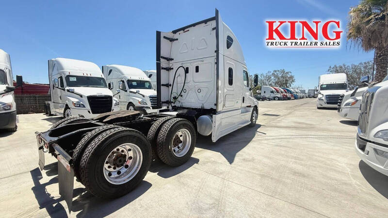 2023 Freightliner Cascadia