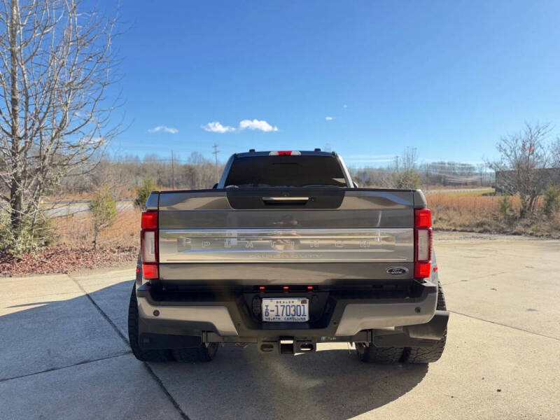 2022 Ford F-450 Super Duty Platinum