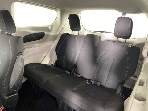 2024 Chrysler Voyager LX