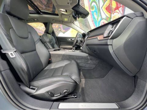 2023 Volvo S60 B5 Ultimate Bright Theme