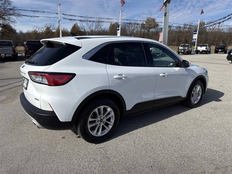 2020 Ford Escape SE