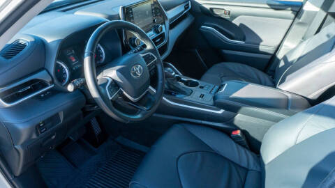 2022 Toyota Highlander LE