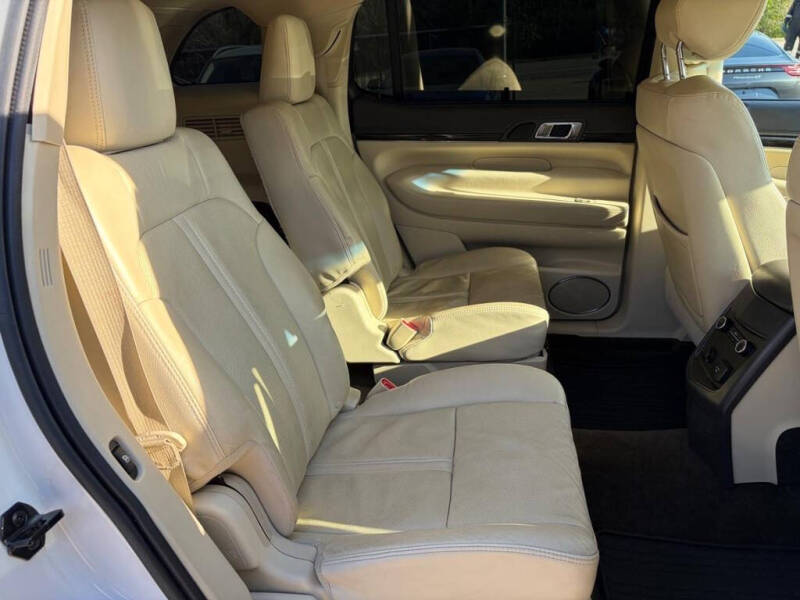 2016 Lincoln MKT EcoBoost