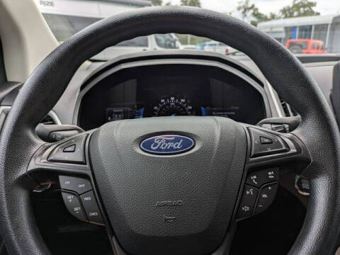 2022 Ford Edge SE