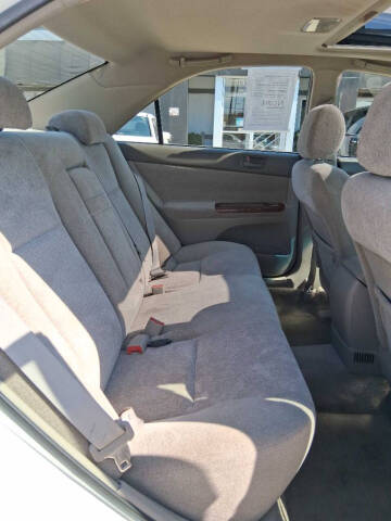 2004 Toyota Camry LE