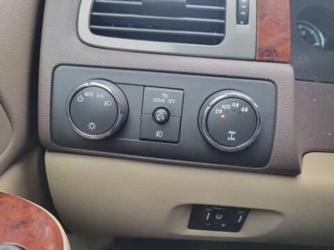 2014 Chevrolet Suburban LTZ