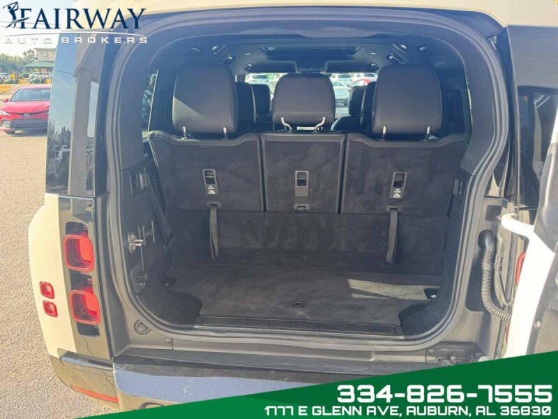 2024 Land Rover Defender 130 P400 X-Dynamic SE