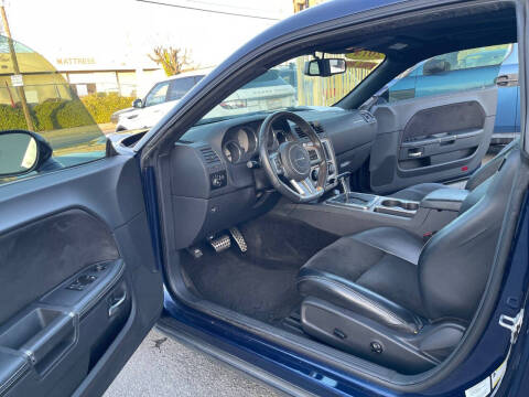 2014 Dodge Challenger SRT8