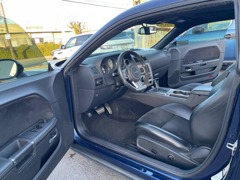 2014 Dodge Challenger SRT8