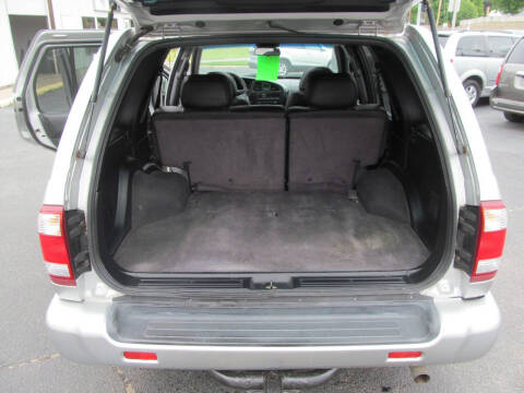 2004 Nissan Pathfinder LE Platinum