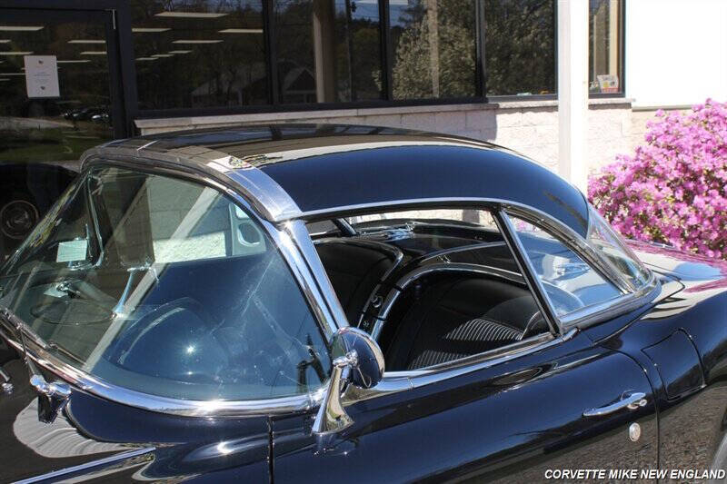 1961 Chevrolet Corvette 15
