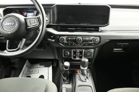 2025 Jeep Gladiator NightHawk