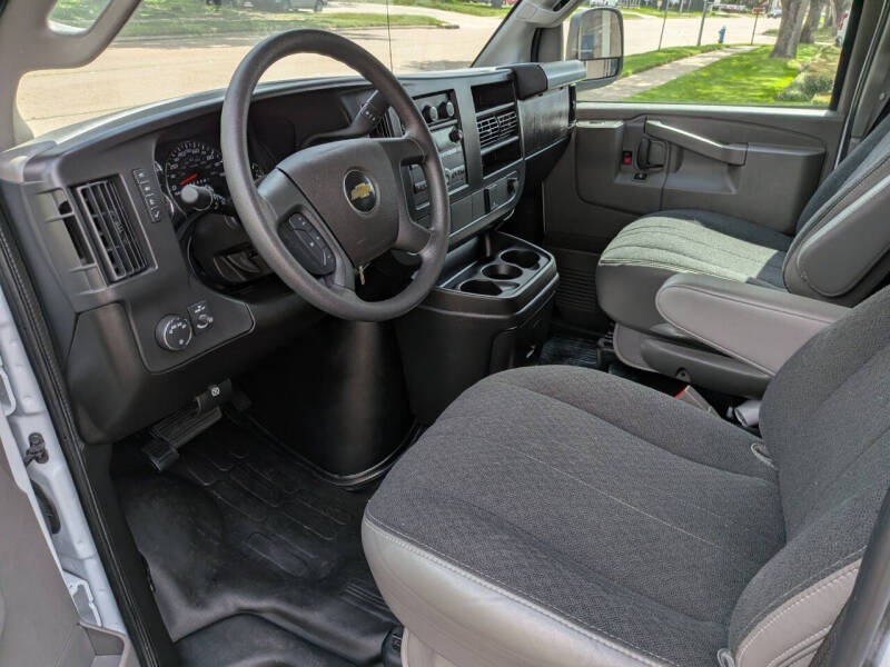 2025 Chevrolet Express 2500