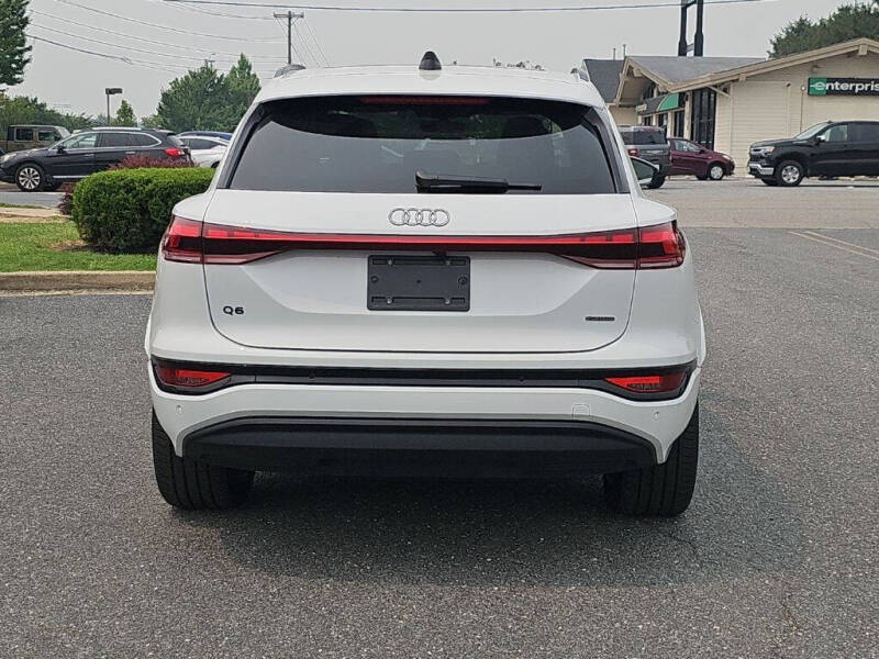 2025 Audi Q6 e-tron quattro Premium Plus
