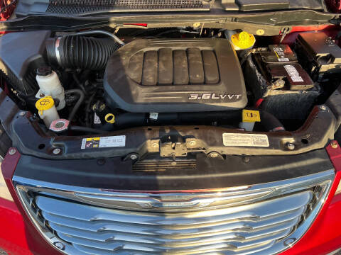 2014 Chrysler Town and Country Touring-L