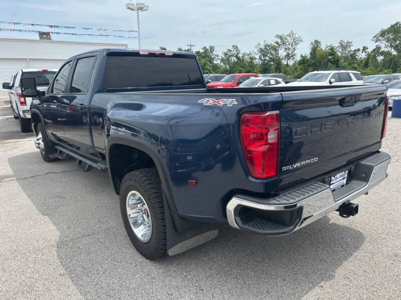 Used 2022 Chevrolet Silverado 3500HD LT with VIN 1GC4YTEY1NF266819 for sale in Claremore, OK