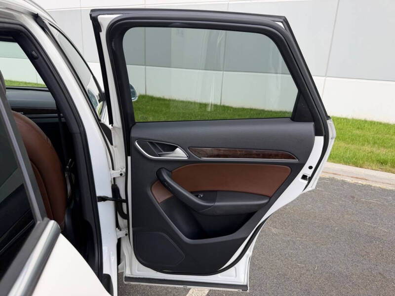 2016 Audi Q3 2.0T quattro Premium Plus