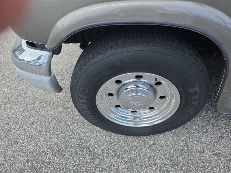 2003 Ford E-Series E-250 SD