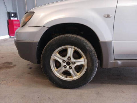 2003 Mitsubishi Outlander LS