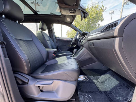 2022 Volkswagen Tiguan SE R-Line Black