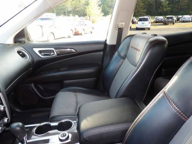 2019 Nissan Pathfinder SV